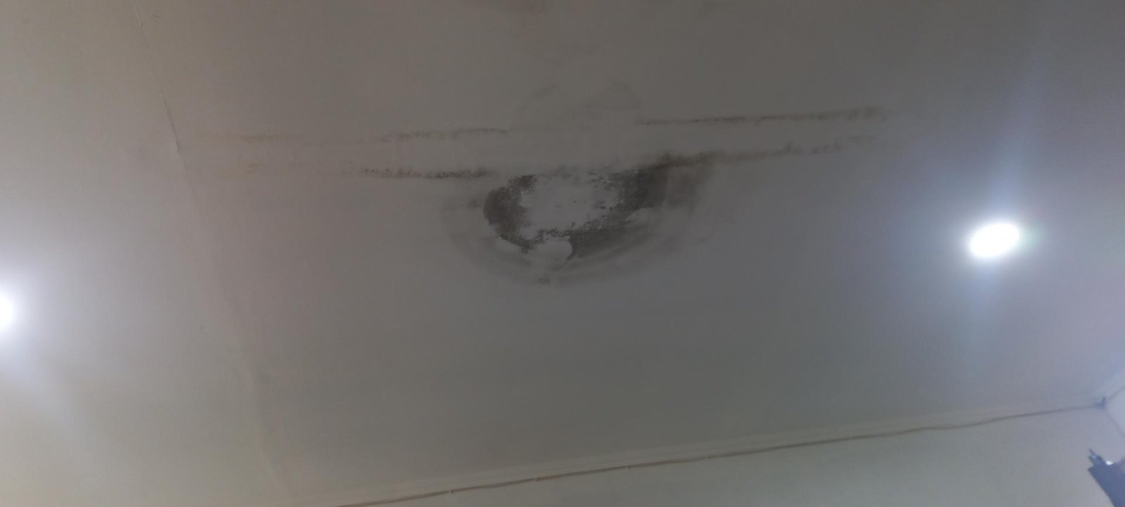 Lokal Gedung A ruang kelas 1, 2, 3, dan ruang Guru